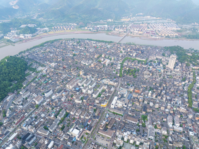 航拍浙江省台州市临海市东湖景区紫阳古街