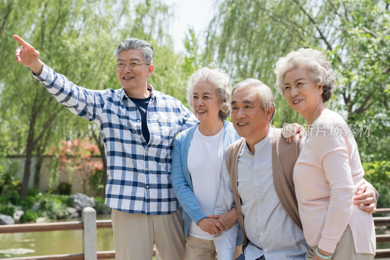 老年夫妻旅游