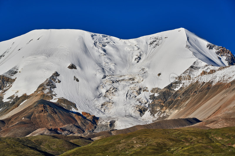 甘肃阿尼玛卿雪山