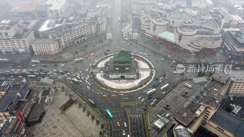 西安钟楼雪景航拍