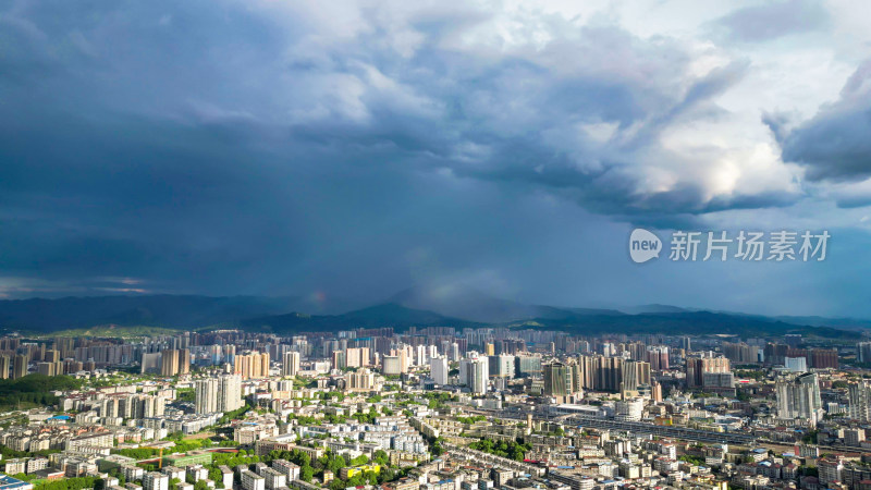 航拍城市夏季暴雨来临湖南怀化