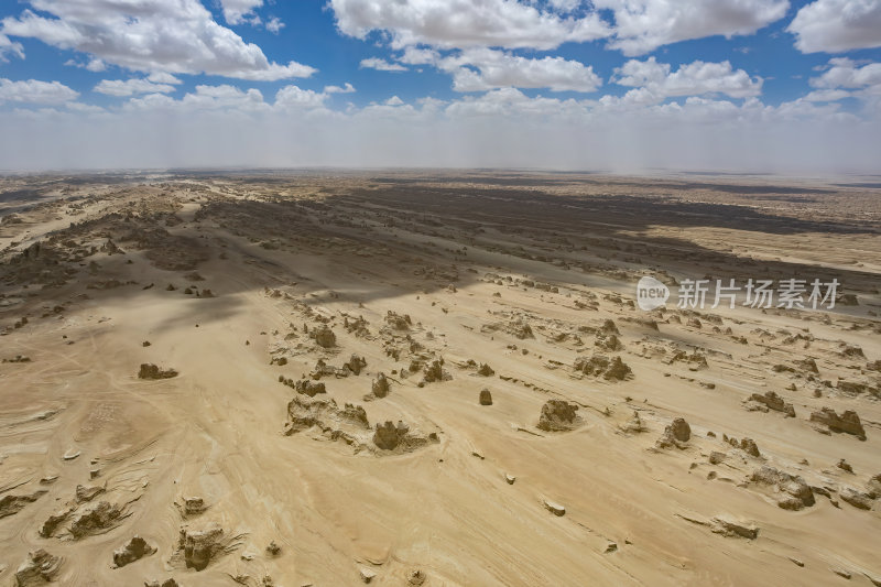 青海海西州俄博梁无人区戈壁滩上的地貌航拍