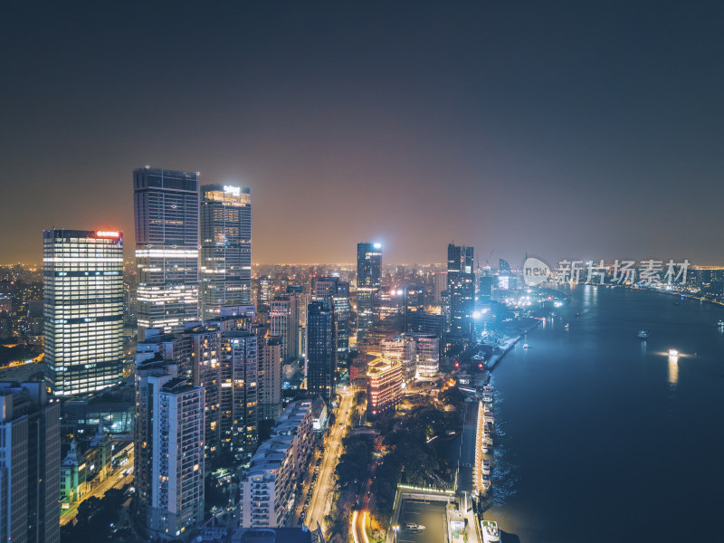 上海北外滩与虹口区高楼夜景