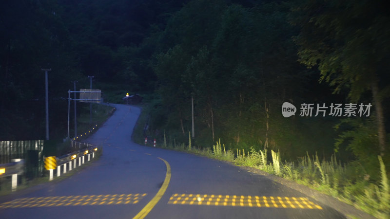 青藏高原西藏303省道沿途风景