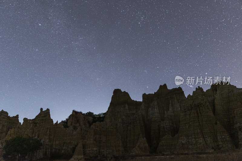 星空下的云南土林特色地貌夜景