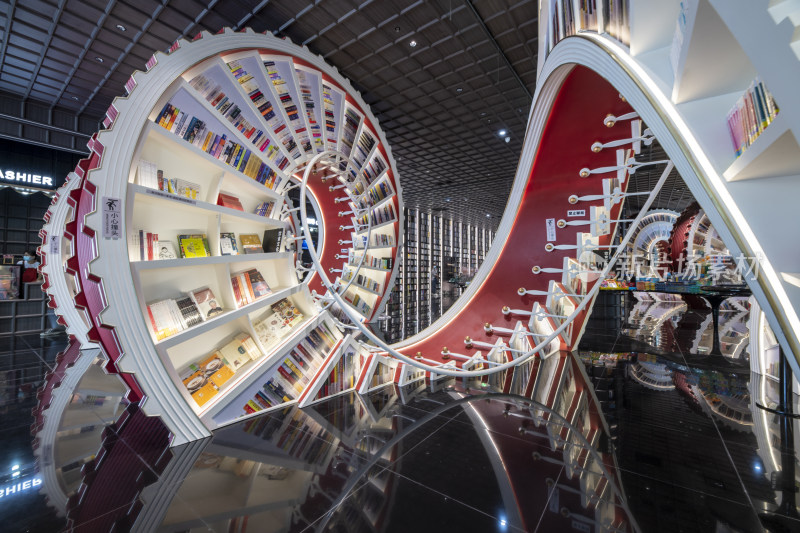 深圳钟书阁创意螺旋书架书店场景