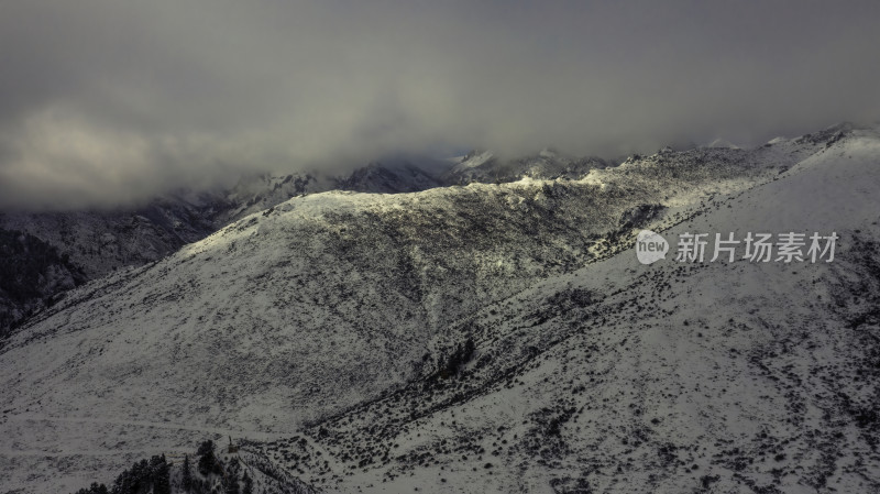 扎尕那冬季雪景