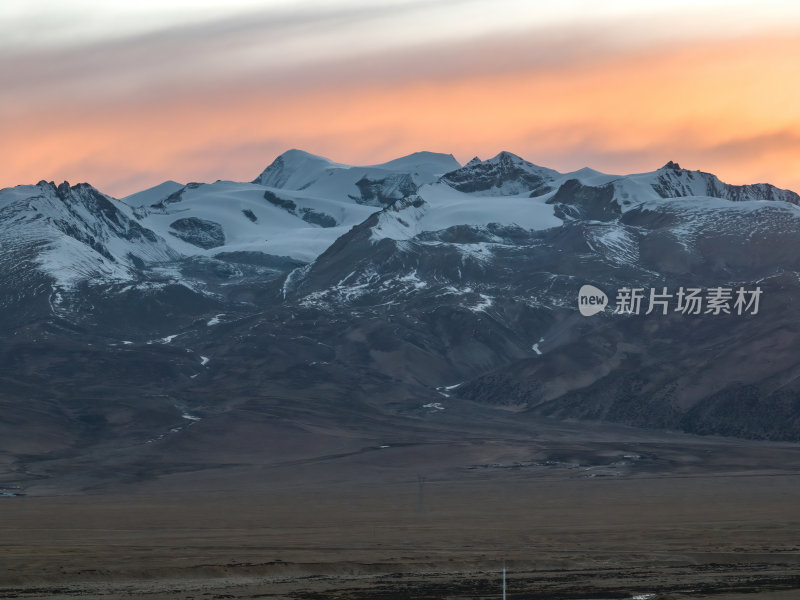 西藏那曲念青唐古拉山高空航拍