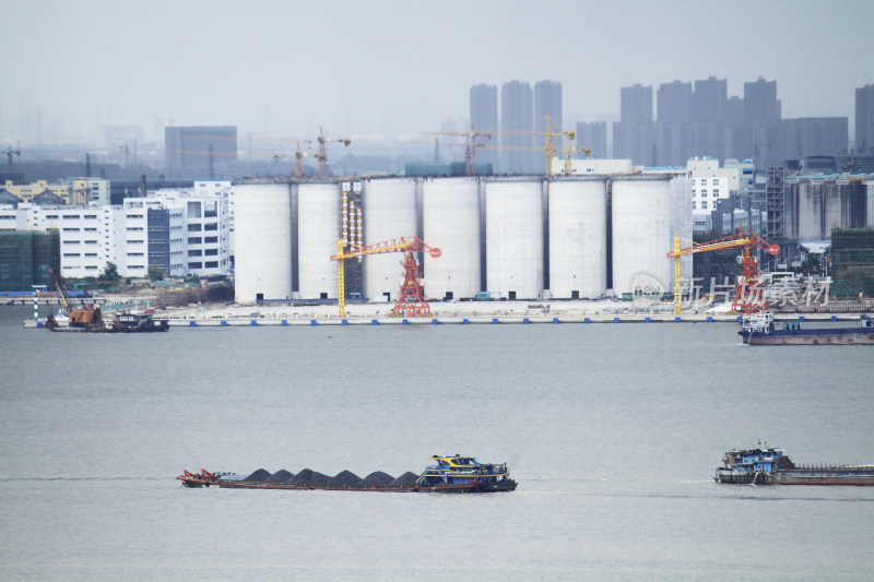 江边工业仓储及运输场景