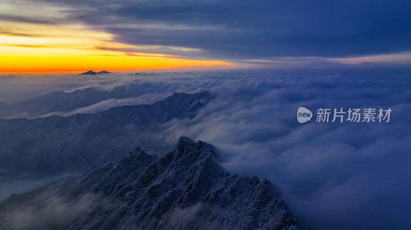 河南老君山清晨雪后云海日出航拍