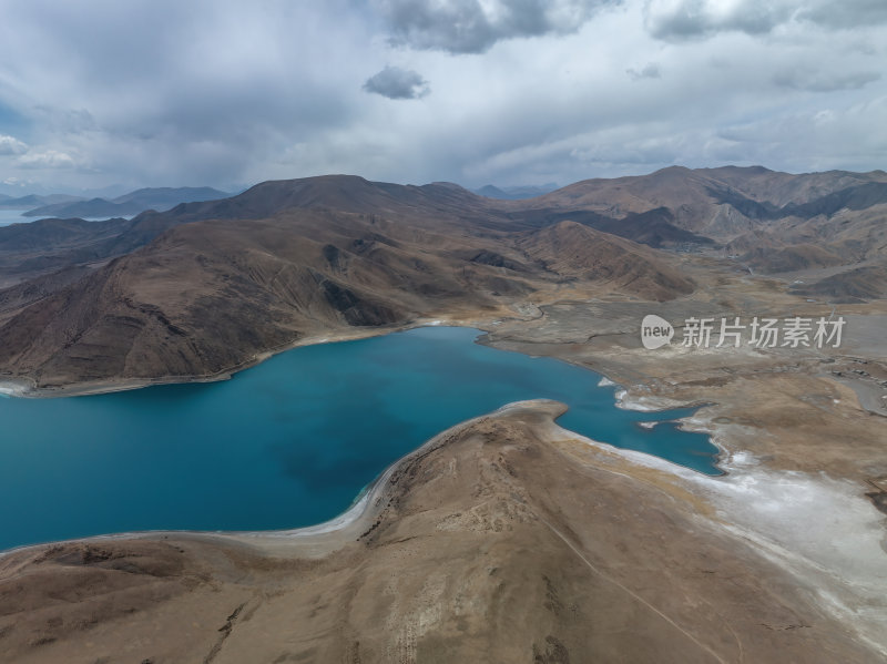 西藏山南羊卓雍措圣湖神湖蓝色高空航拍