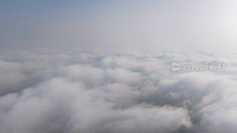 高空俯瞰云海与远山