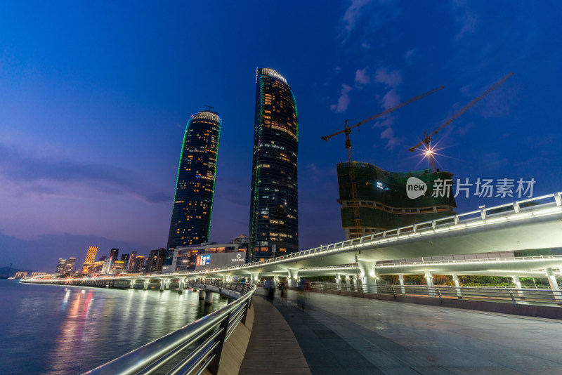 厦门世茂海峡大厦夜景