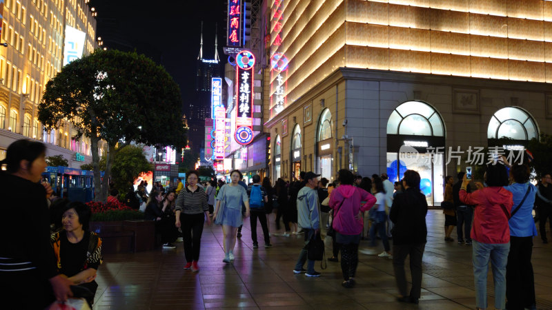 上海南京路步行街繁华夜晚