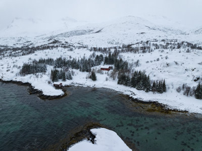 挪威罗弗敦群岛北极圈雷纳冬季雪景高空航拍