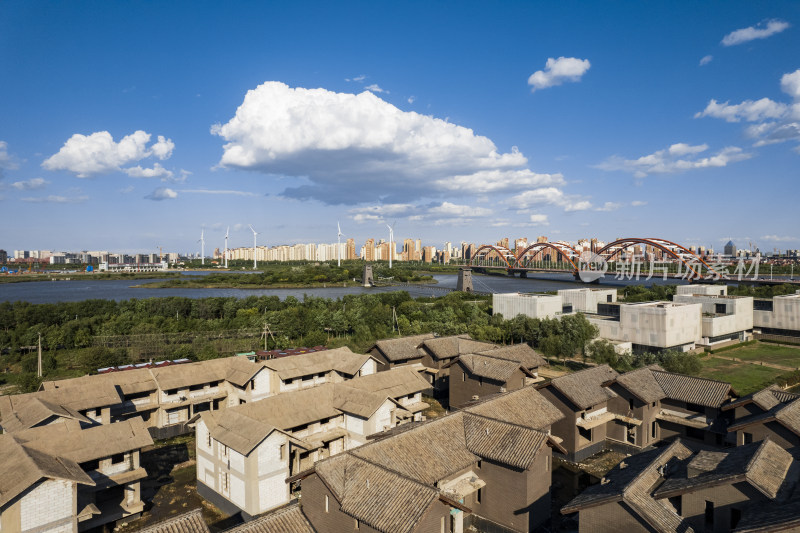 天津滨海生态城永定新河彩虹大桥城市风光