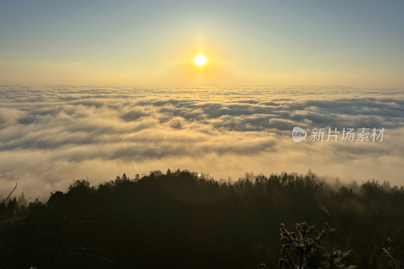 湖北利川大茅坡日出时刻云海美景