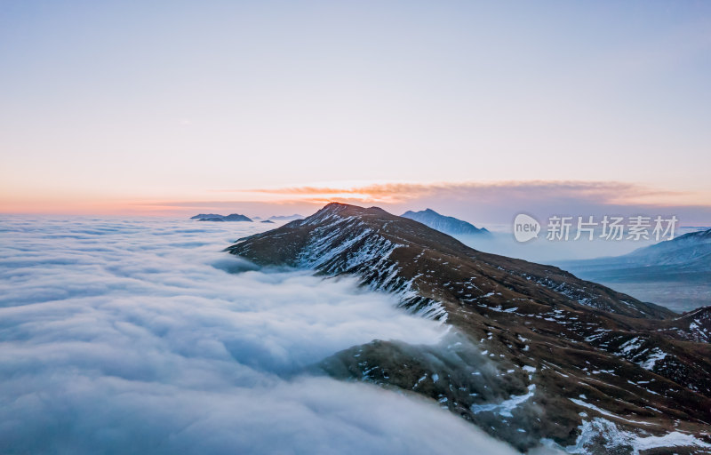 青海拉脊山云海日出