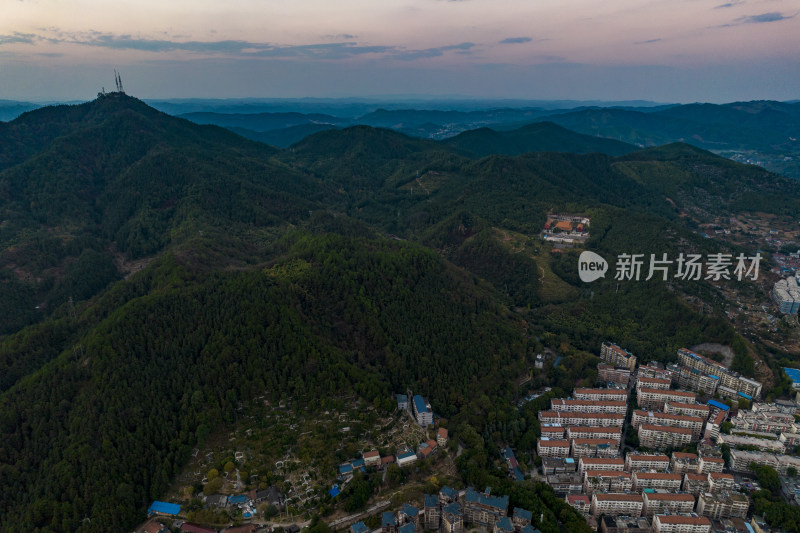 城市夜幕降临晚霞夕阳航拍