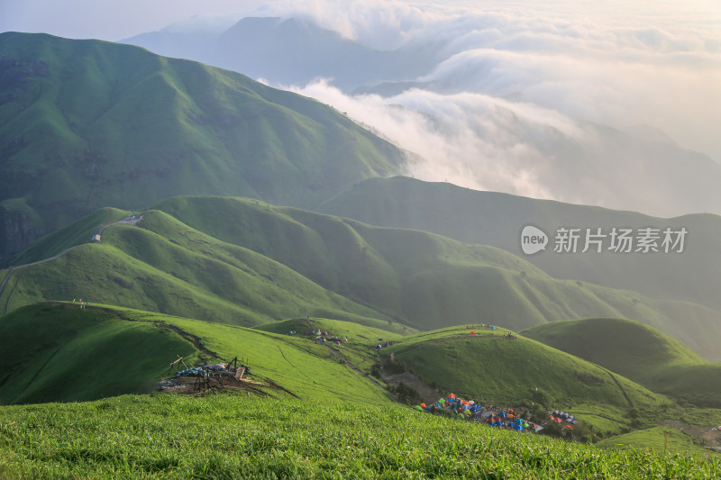 唯美清晨高山日出云海 武功山高山草甸