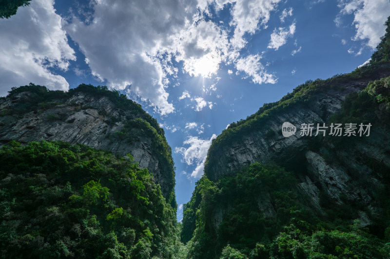 重庆武隆后坪乡天坑群景观