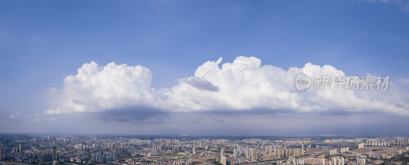 城市云海天空