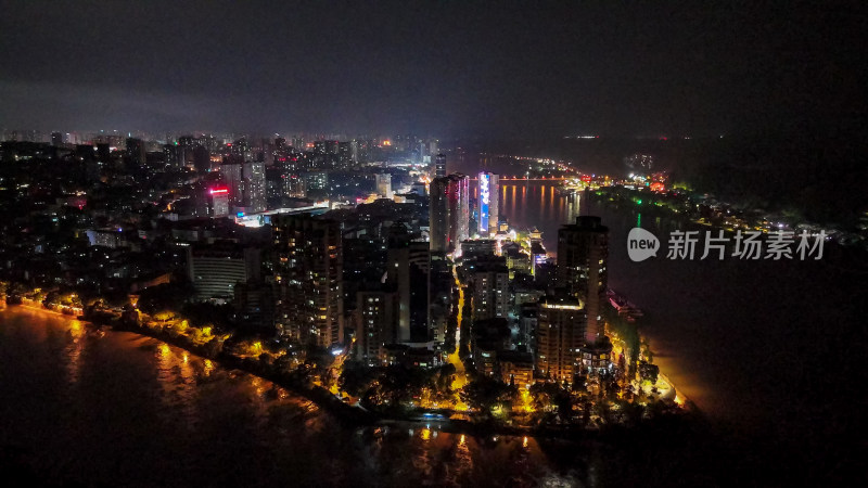 四川乐山岷江大渡河交汇处夜景航拍图