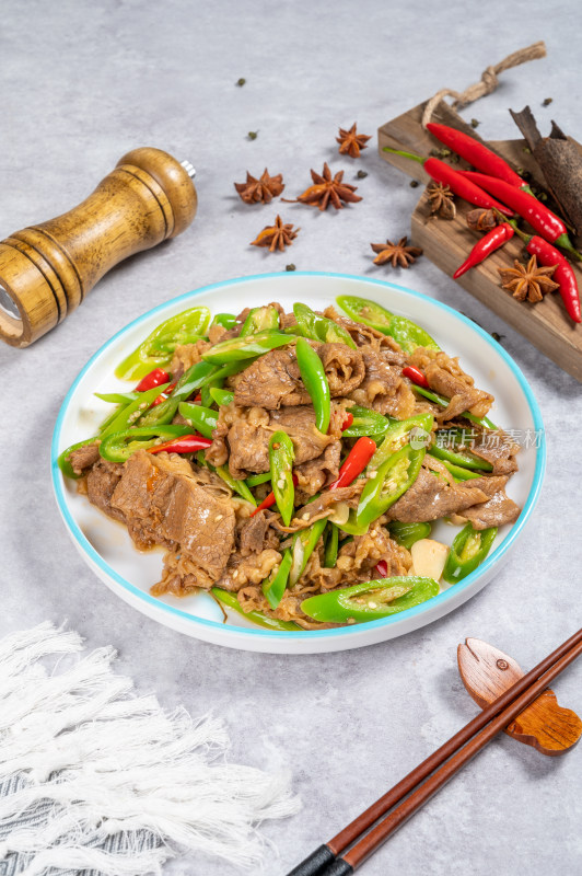 中餐炒牛肉美食