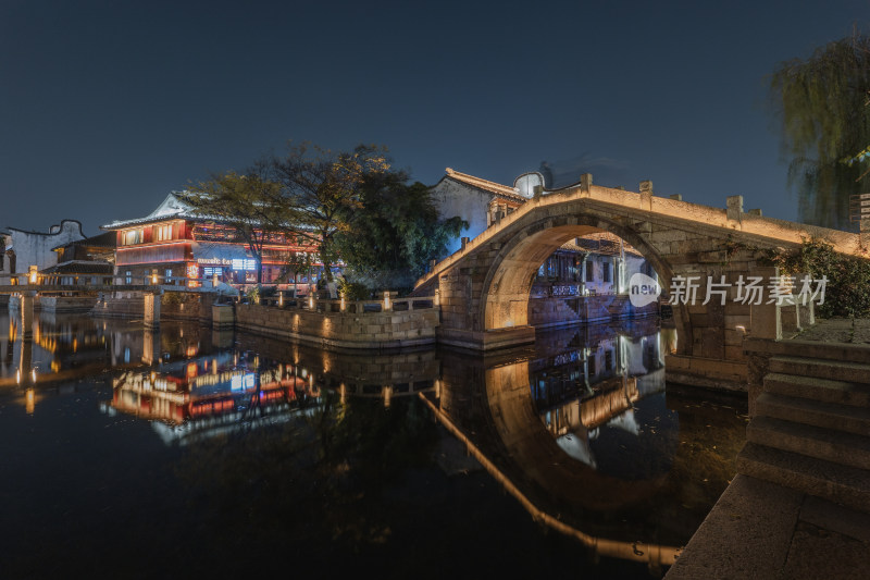 水乡拱桥夜景-嘉兴月河历史街区