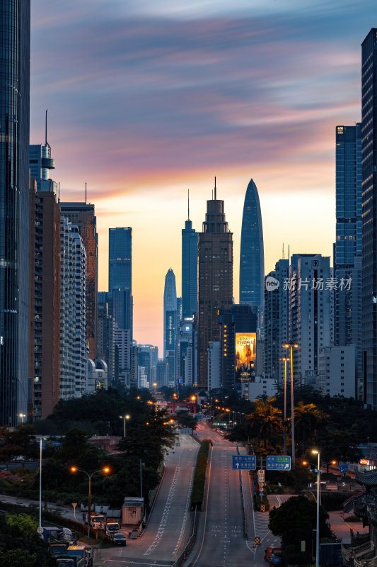 深圳罗湖CBD平安大厦华灯初上都市夜景