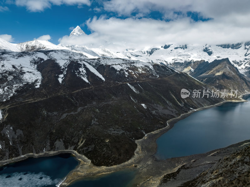 西藏山南洛扎秘境库拉岗日白马林措航拍