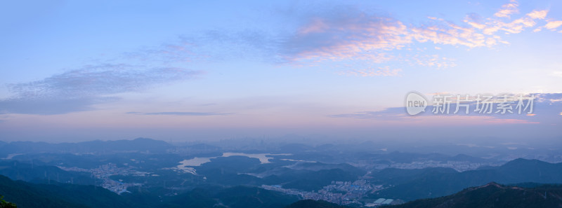 深圳羊台山公园黄昏夕阳晚霞火烧云全景长图