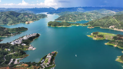 森林湖泊山川秀丽青山绿水