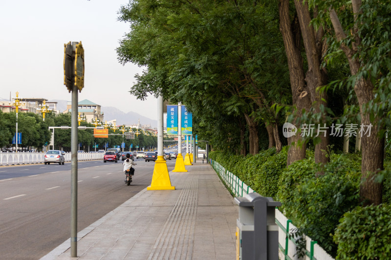 马路车辆城市街道