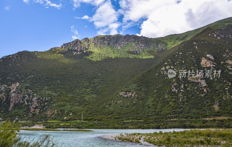 西藏林芝地区318国道川藏公路沿途山谷河流