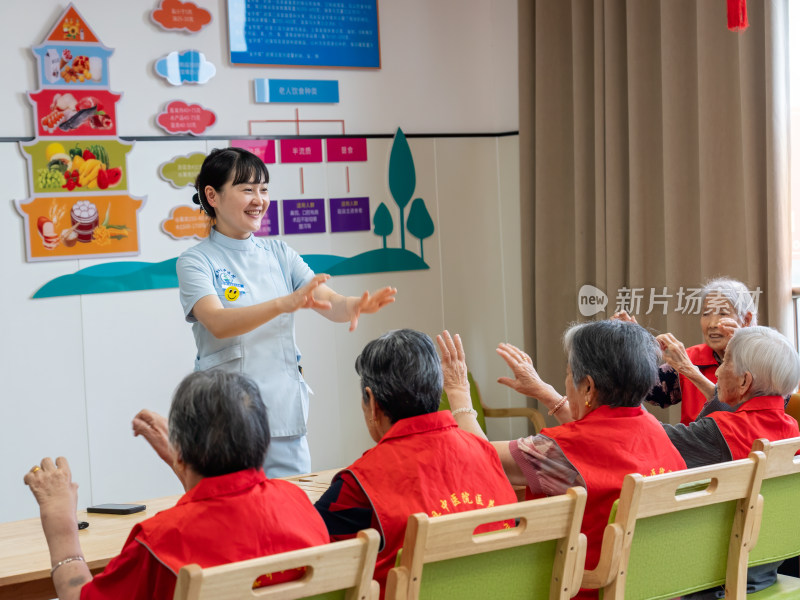 养老机构老人康养医养结合老人晚年幸福生活