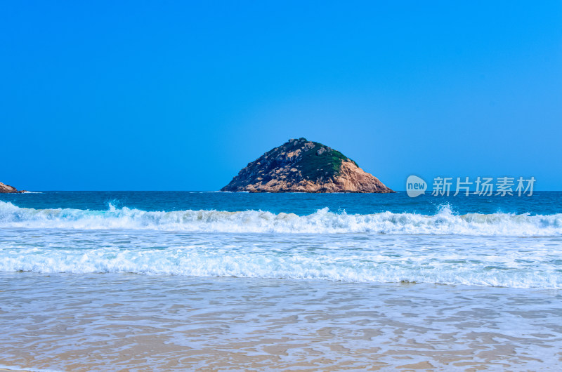 香港石澳旅游区滨海海景沙滩礁石海浪风景