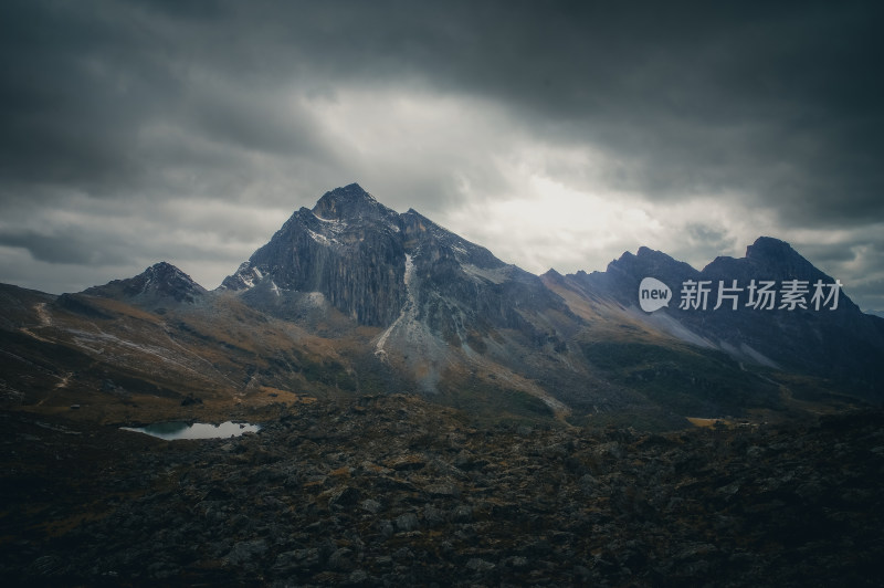 山川云雾自然风景