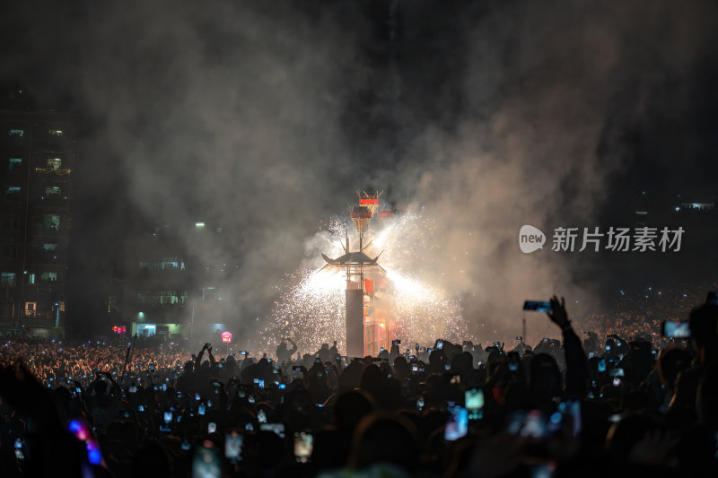 广东梅州中国非遗顺丰火龙狂舞夜焰火龙腾