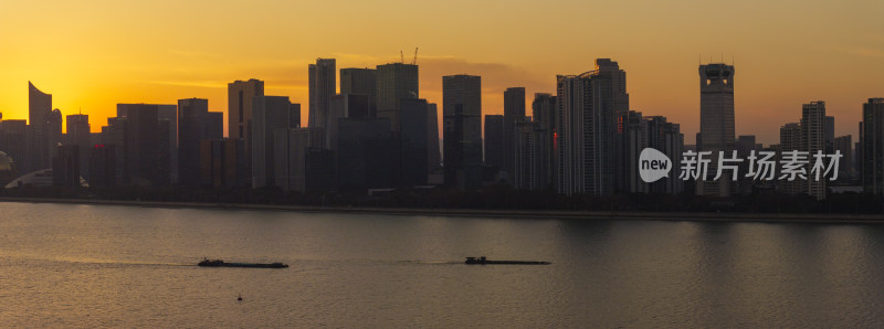 浙江省杭州市钱塘江滨江两岸夕阳风光