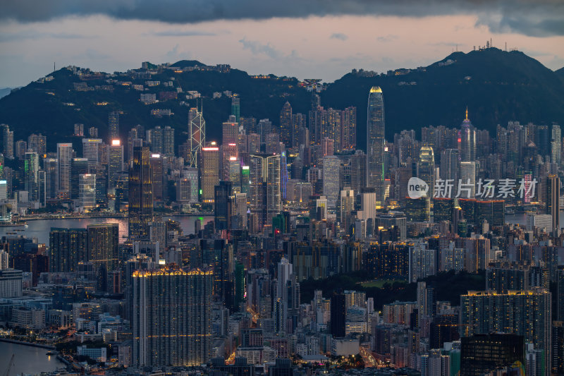 香港维多利亚港CBD中环日落夜景繁华都市