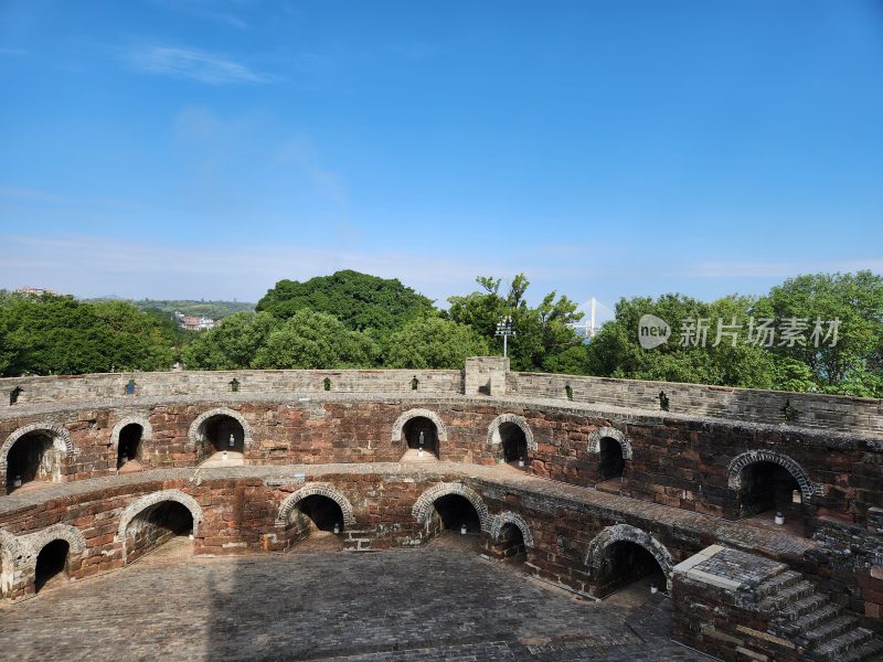 古老城墙建筑全景