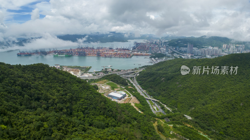 航拍深圳盐田港云雾缭绕