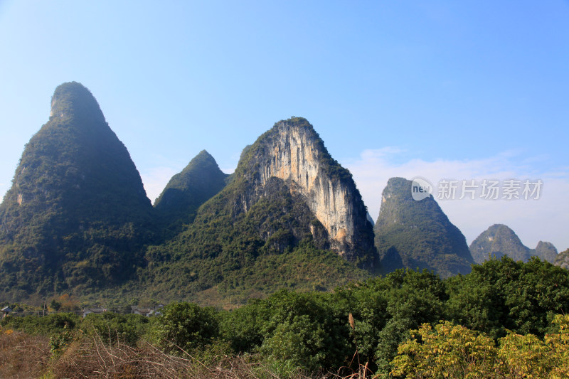 广西省桂林市阳朔县漓江山水风光