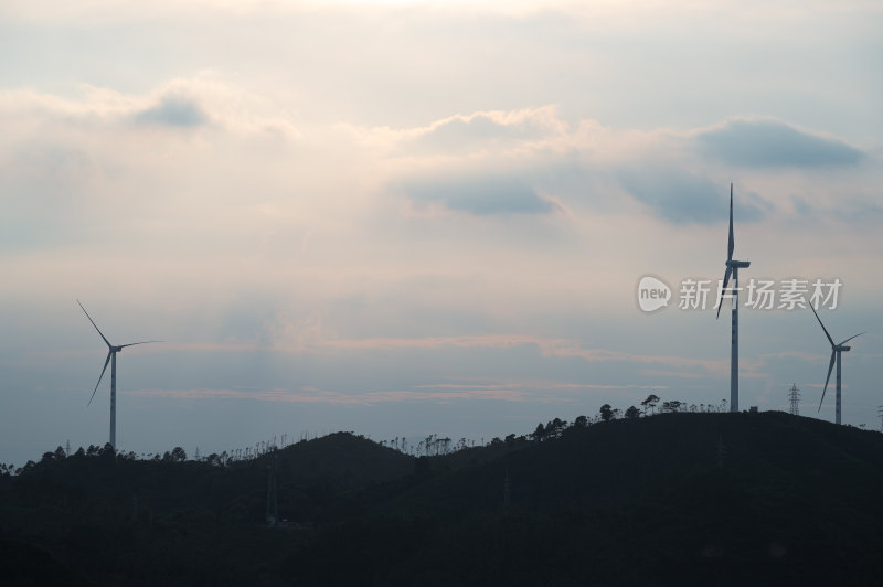 风车山山顶壮丽山河画圈