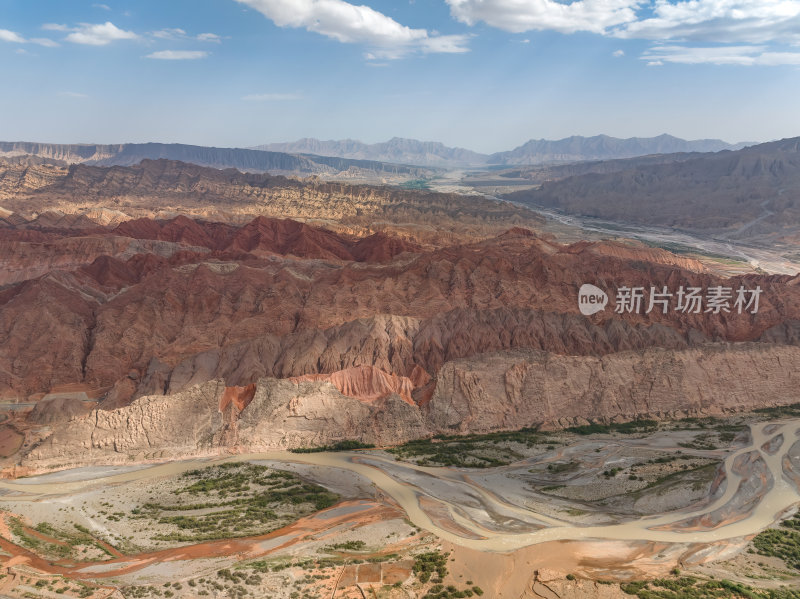 新疆南疆阿克苏库车天山大峡谷丹霞高空航拍