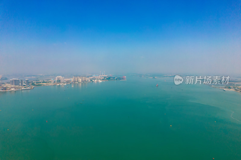 广东湛江海边风光城市航拍摄影图