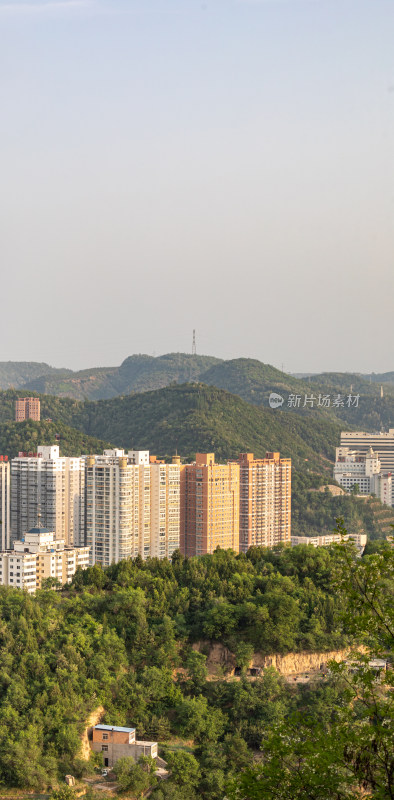 陕西延安凤凰山黄昏景观