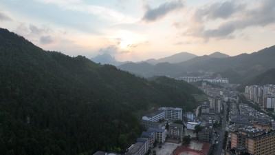 高空航拍金秀县城山区落日瑶族风景