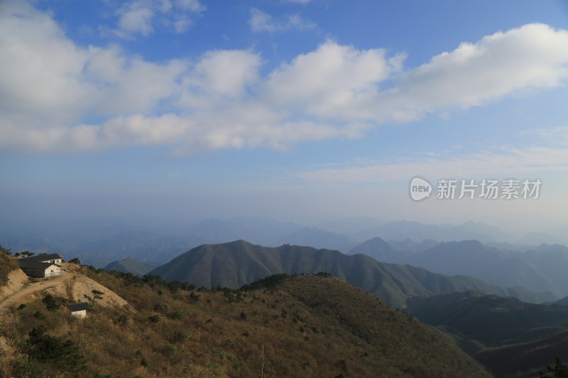 山顶小屋的宁静